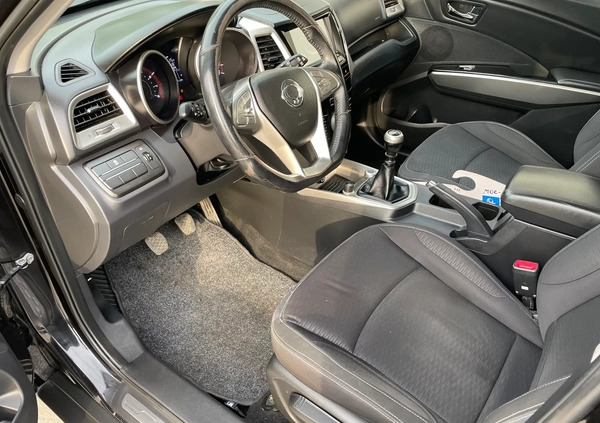 SsangYong Tivoli cena 37900 przebieg: 103000, rok produkcji 2015 z Lubaczów małe 277